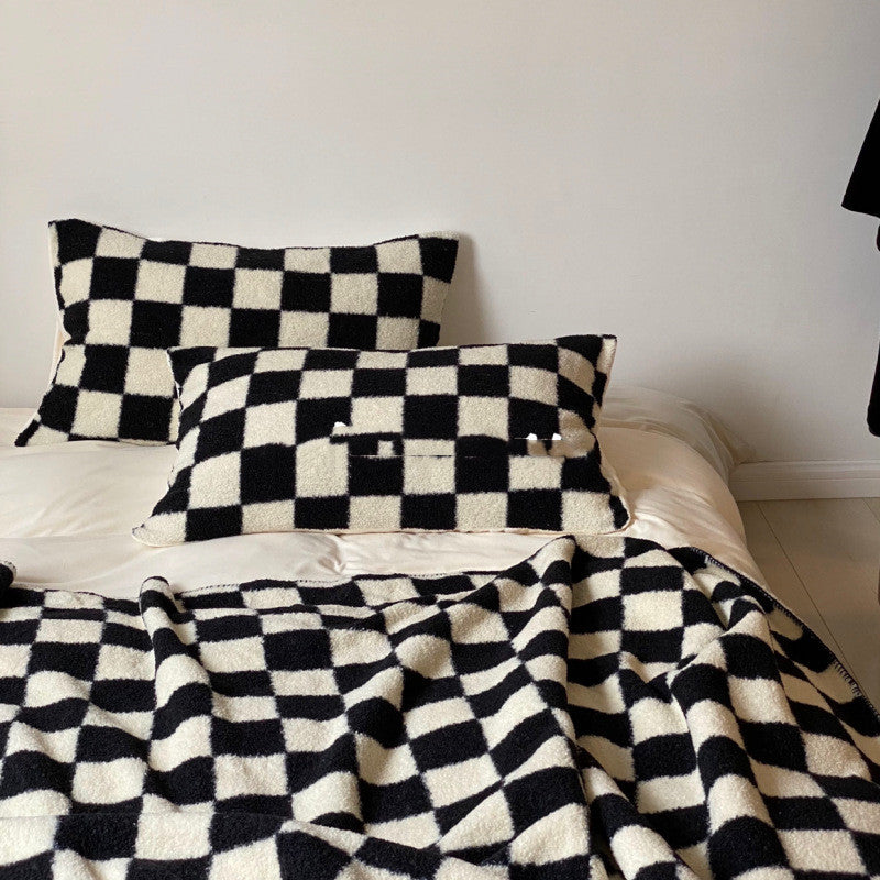 Ondaum Designer Treasure Single Autumn and Winter Checkerboard Handmade Blanket