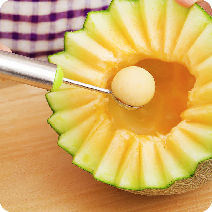 Melon-watermelon scoop