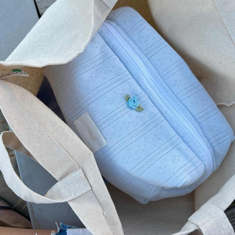 Portable Bow Design Travel Wash Bag