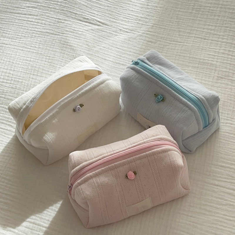 Portable Bow Design Travel Wash Bag