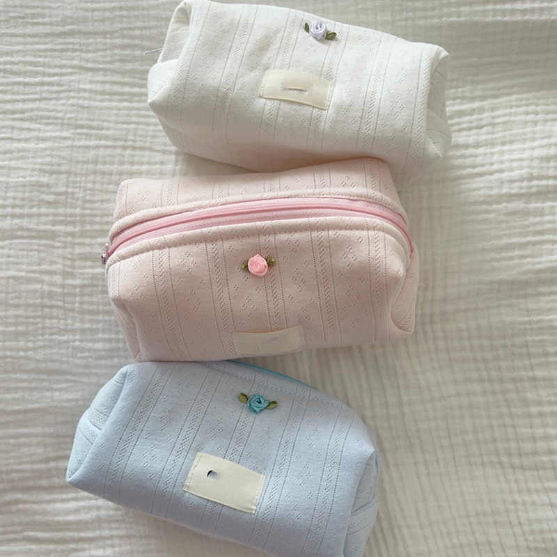 Portable Bow Design Travel Wash Bag