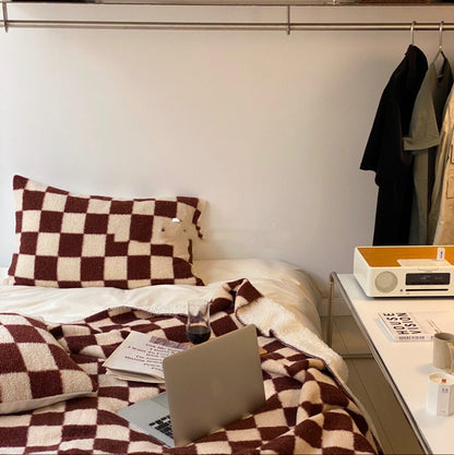 Ondaum Designer Treasure Single Autumn and Winter Checkerboard Handmade Blanket